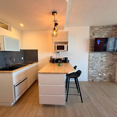 Le 39, Vue Mer, Parking Prive, Wi-fi - Laconciergeriebynina Apartment *